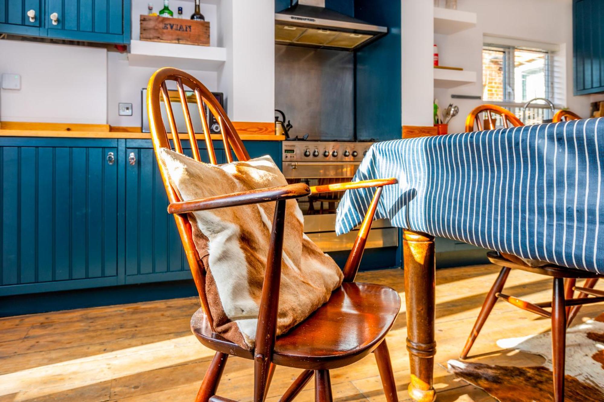 Fantastic Edwardian 3br House W Gdn, Kensal Hébergement de vacances