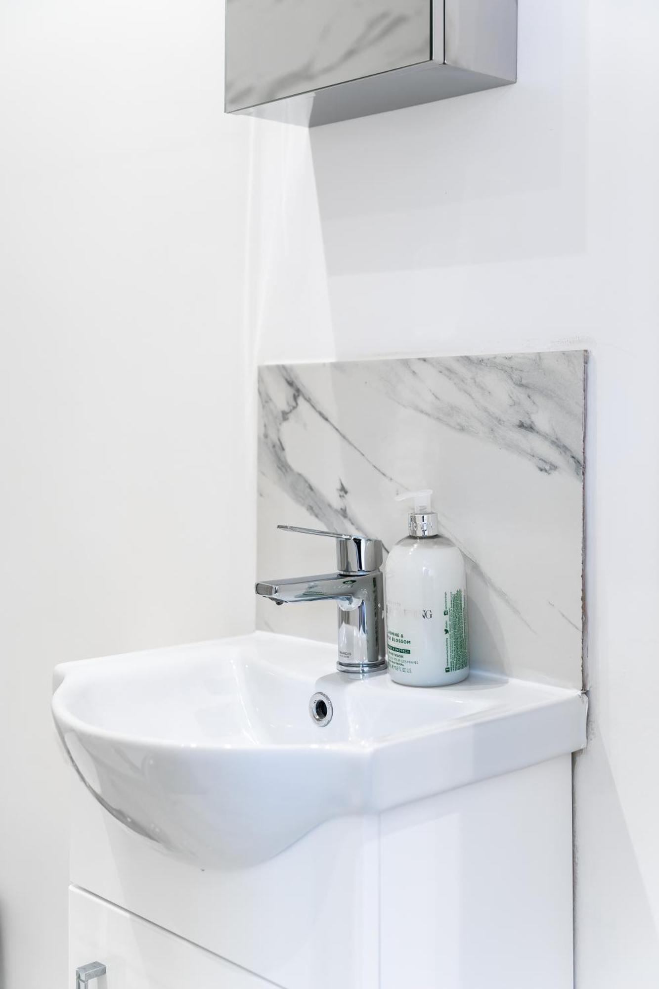 Modern Studio By Livestay Short Lets & Serviced Pensión Londres