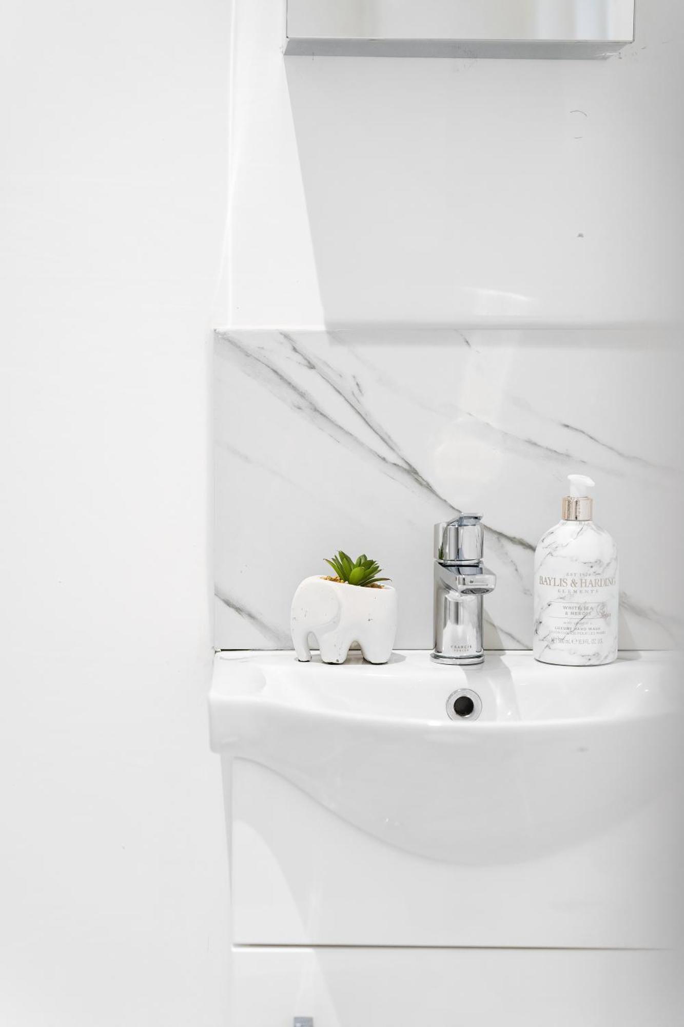Pensión Modern Studio By Livestay Short Lets & Serviced *