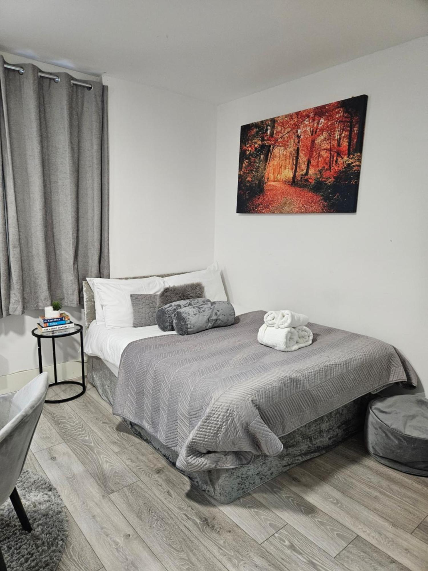Newly Refurbished In Kensal F Londres