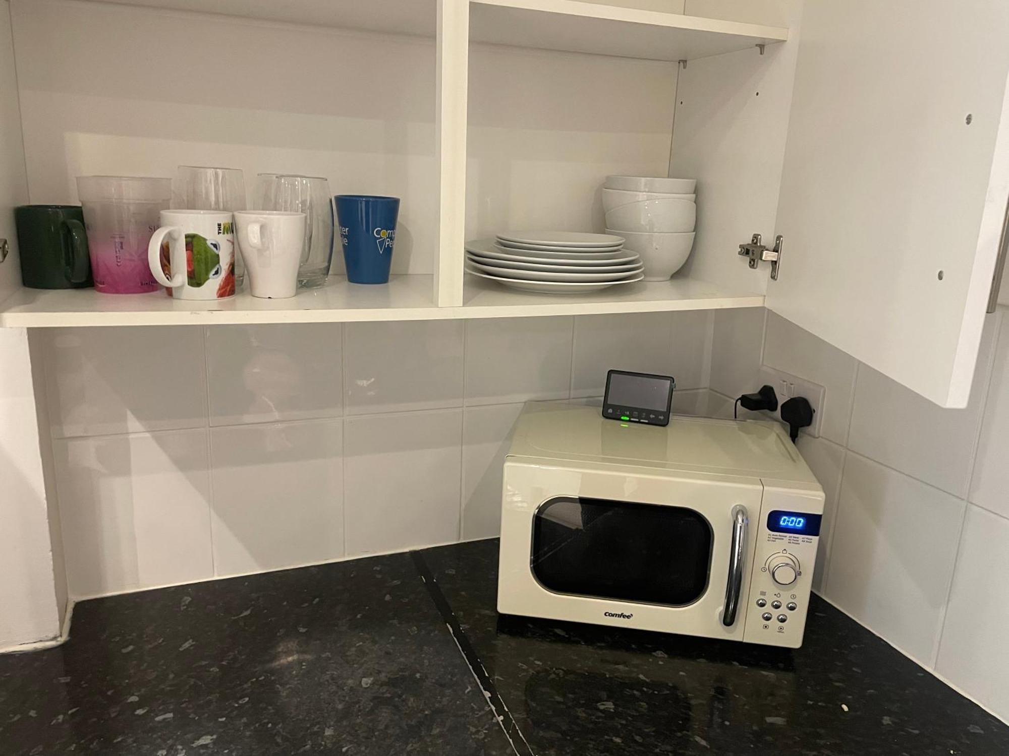One Bedroom Flat Near Vauxhall Train Station * Londres