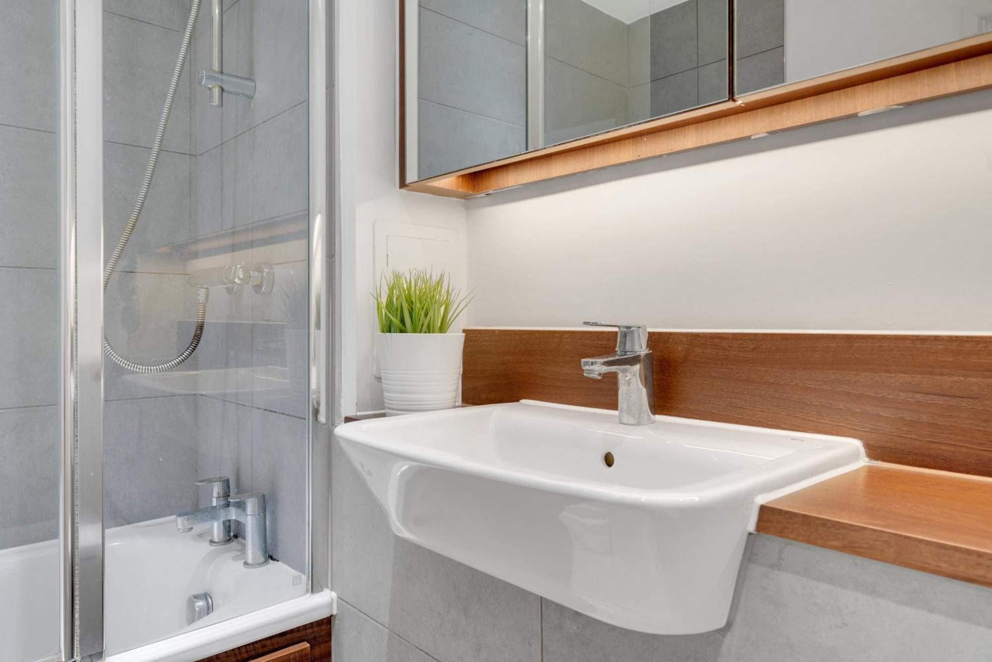 One Bedroom Serviced In Catford Close To Lewisham - Perfect For Long Stay, Business, Leisure And Relocations