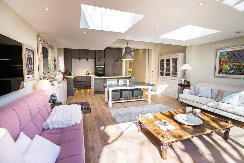Swanky Pad In Putney *