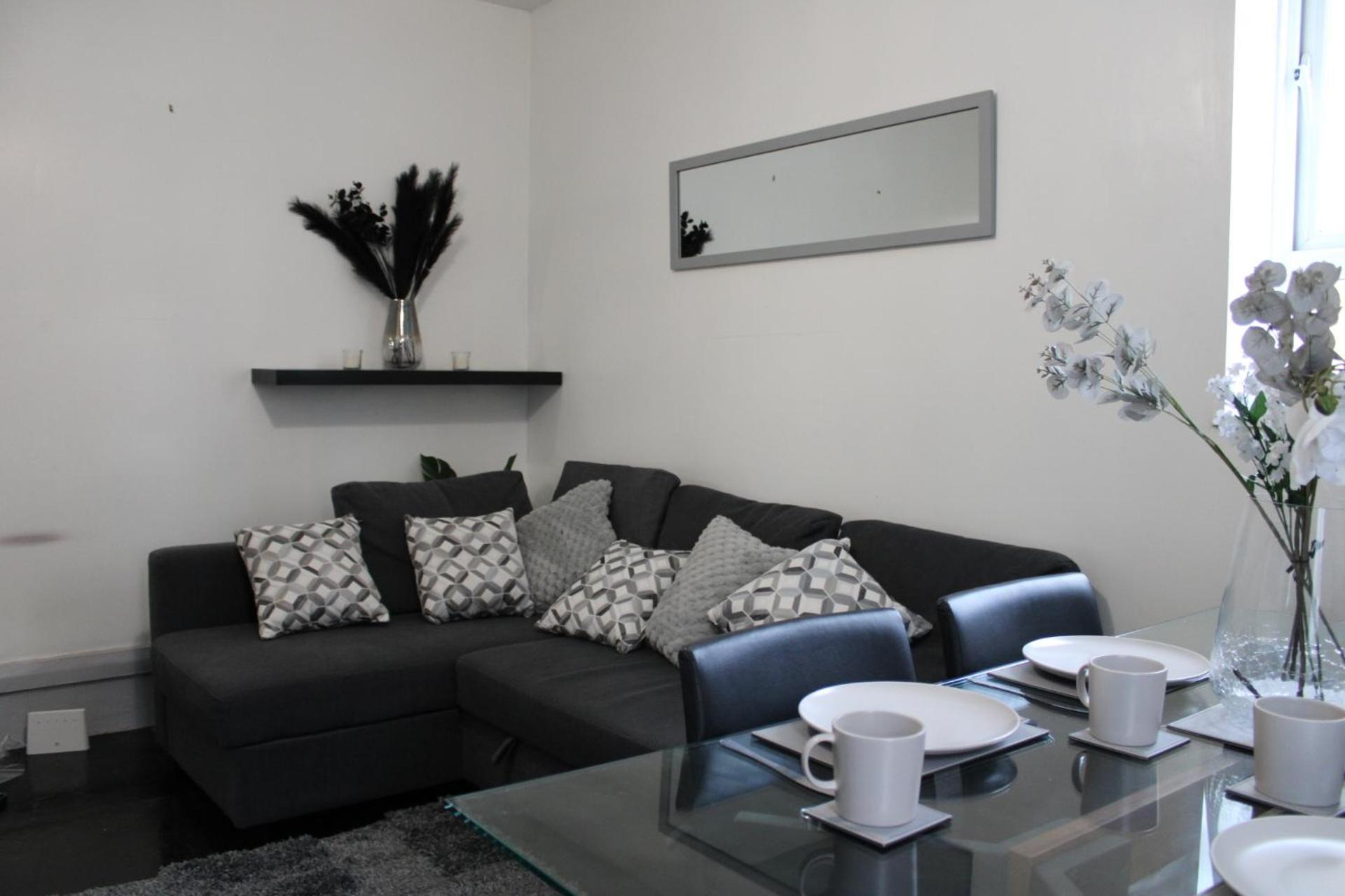 Clapham Common 3 Bed Apartment