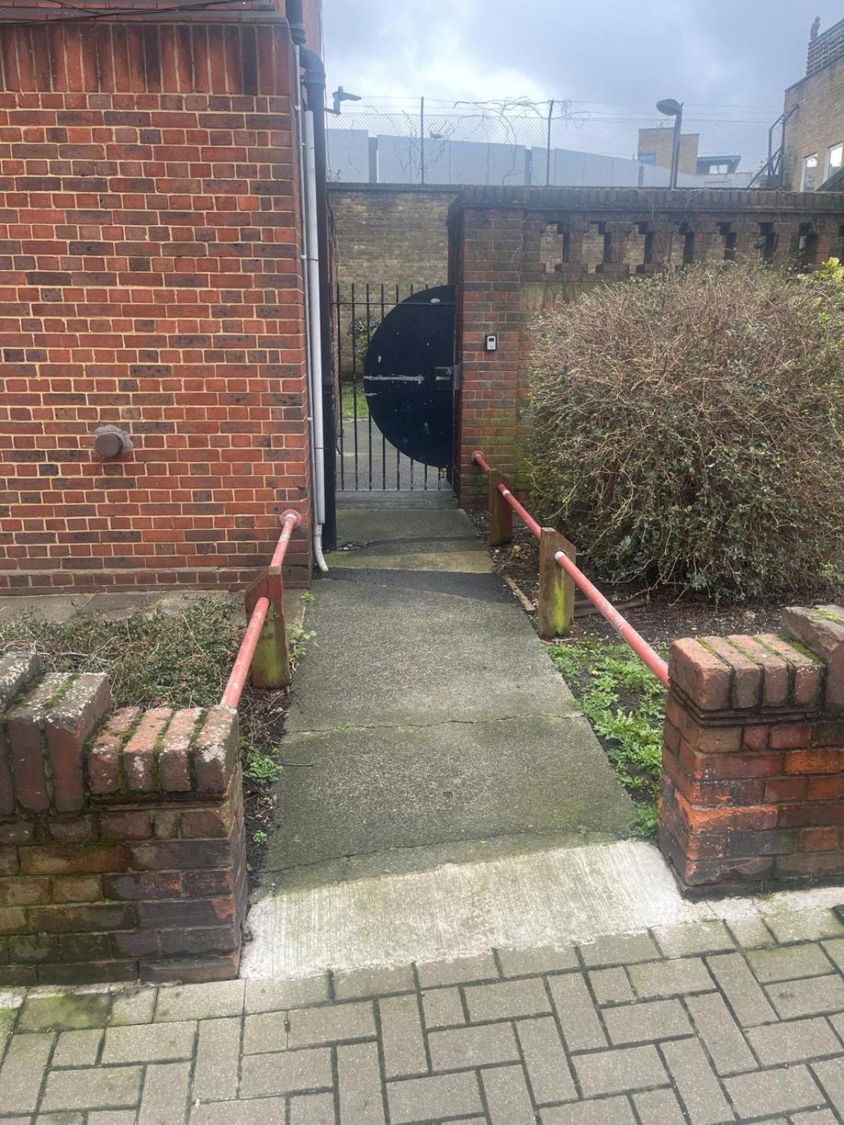 Clapham Common 3 Bed Apartment