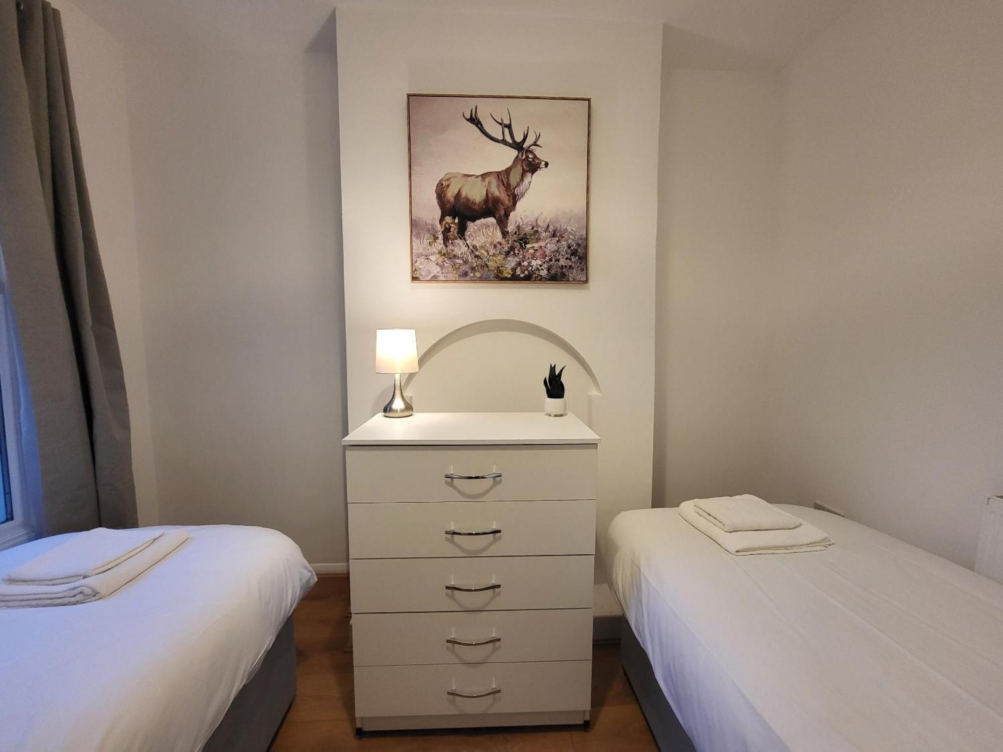 5br Retreat - Walk To Tube, Explore Appartement *