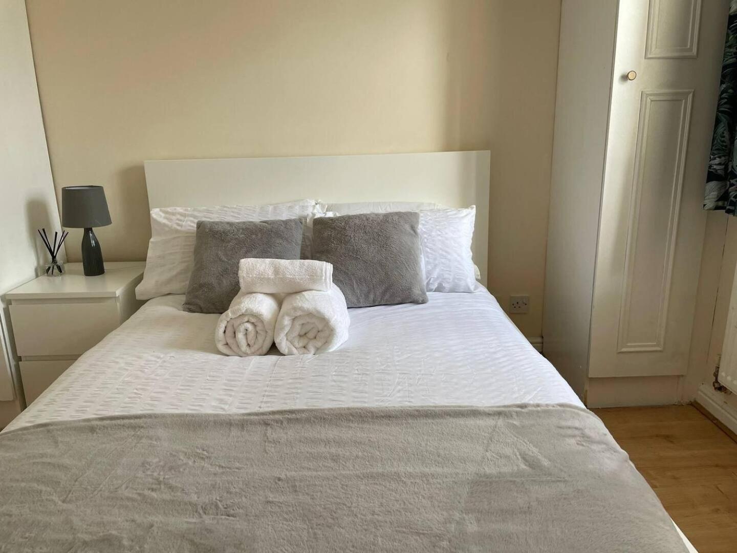 4min Walk Uni Of East 1br Londres