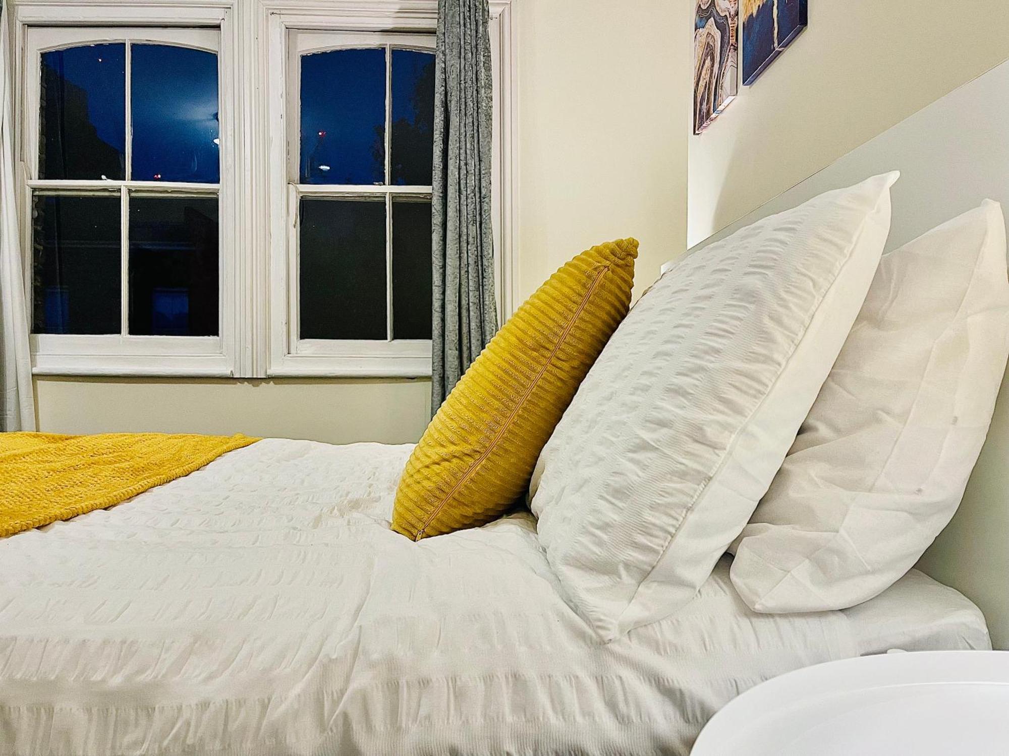 2 Bedroom Flat In Apartamento