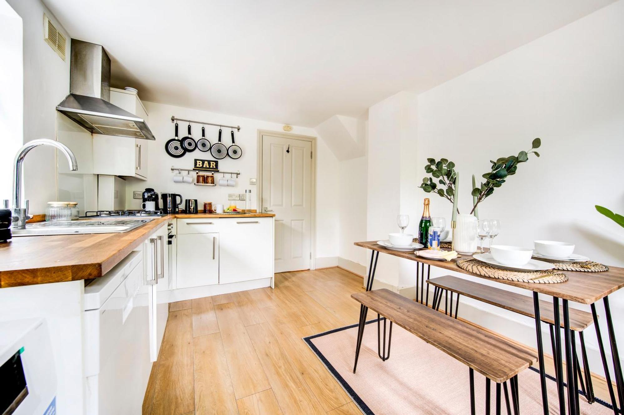 Apartment Heart Of Hackney - 2bed Garden Flat Sleeps 6 London