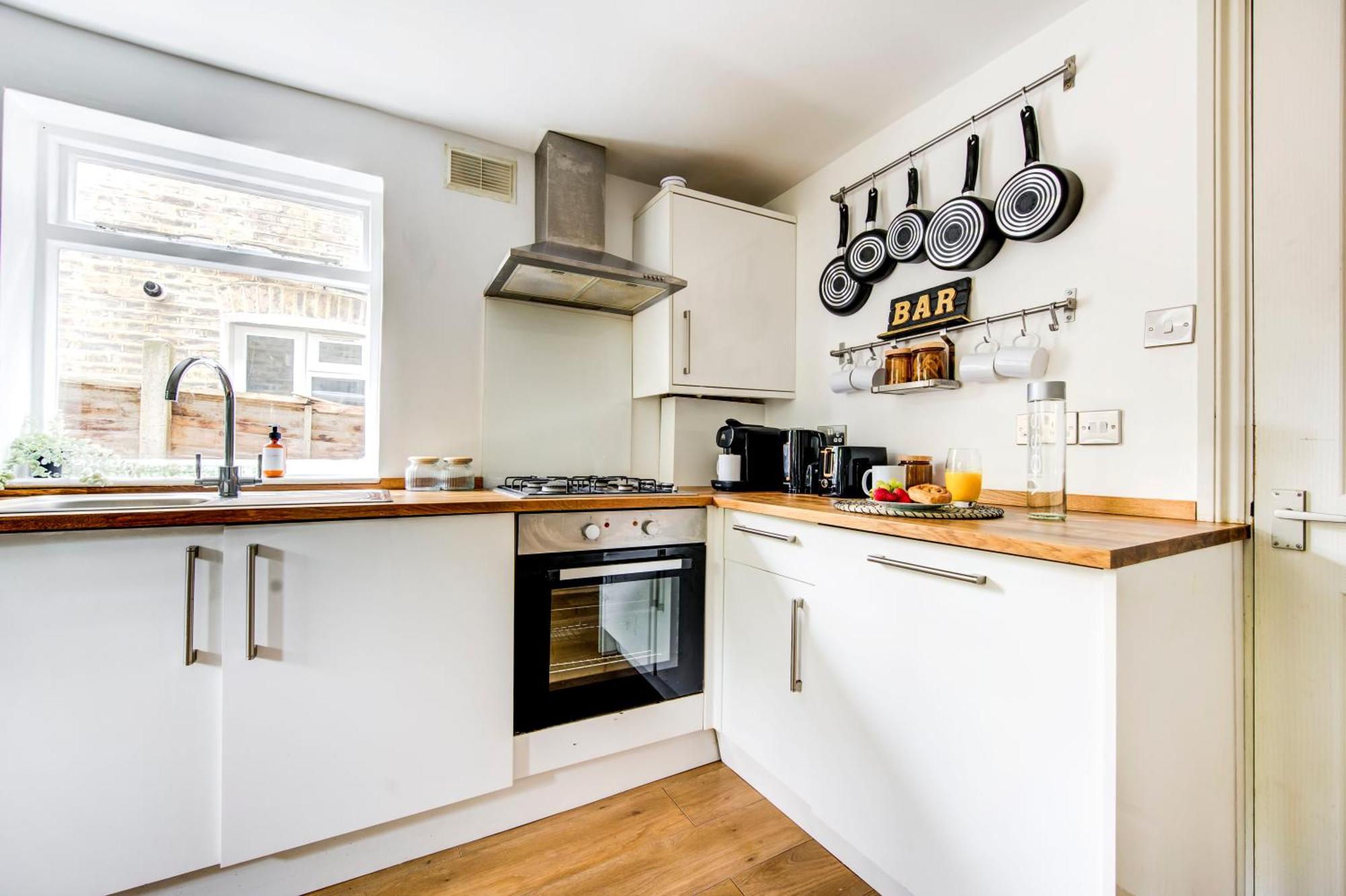 Heart Of Hackney - 2bed Garden Flat Sleeps 6 *