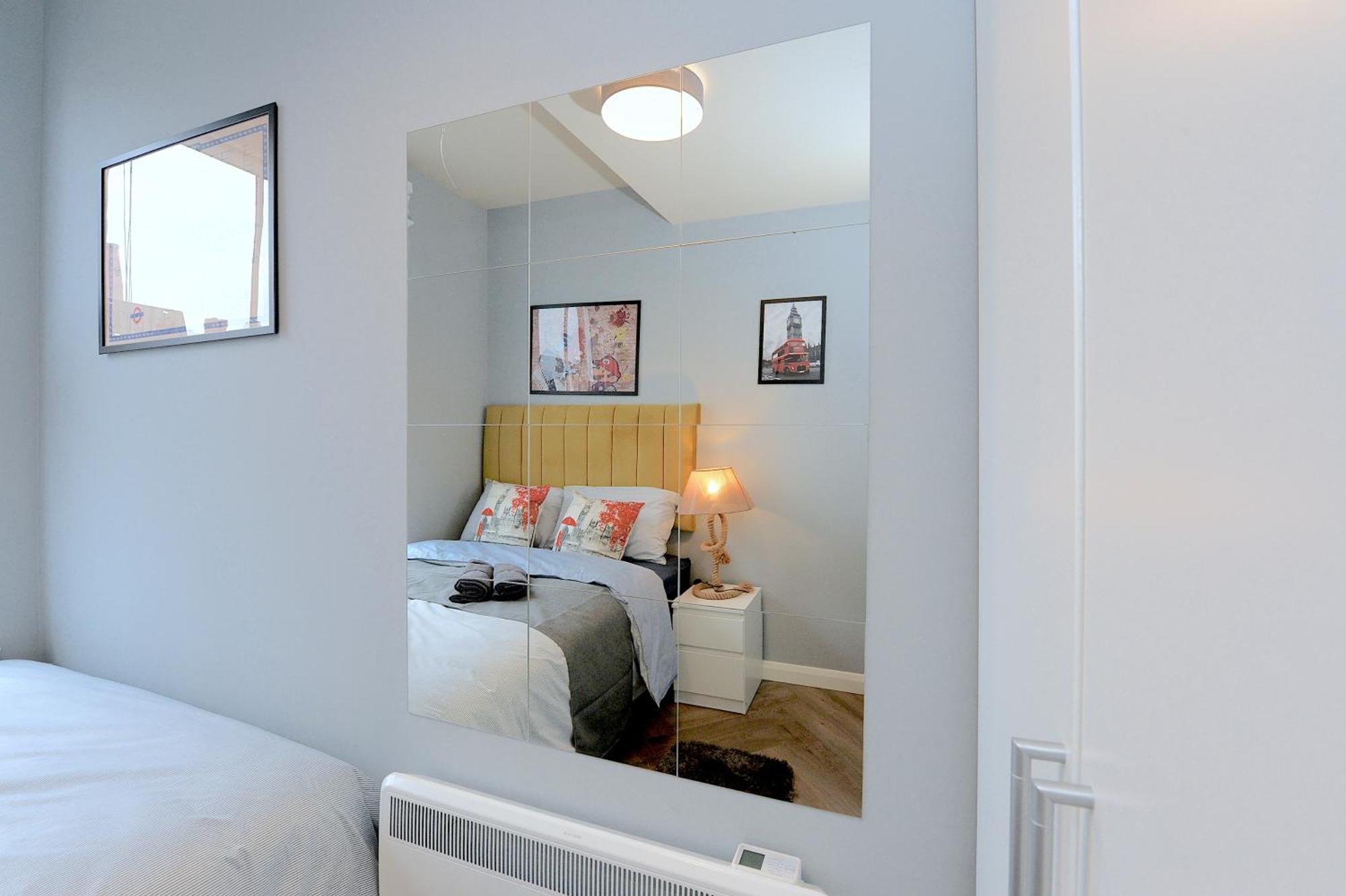 Apartment 2 Bed Terraced Flat Piccadilly Line London
