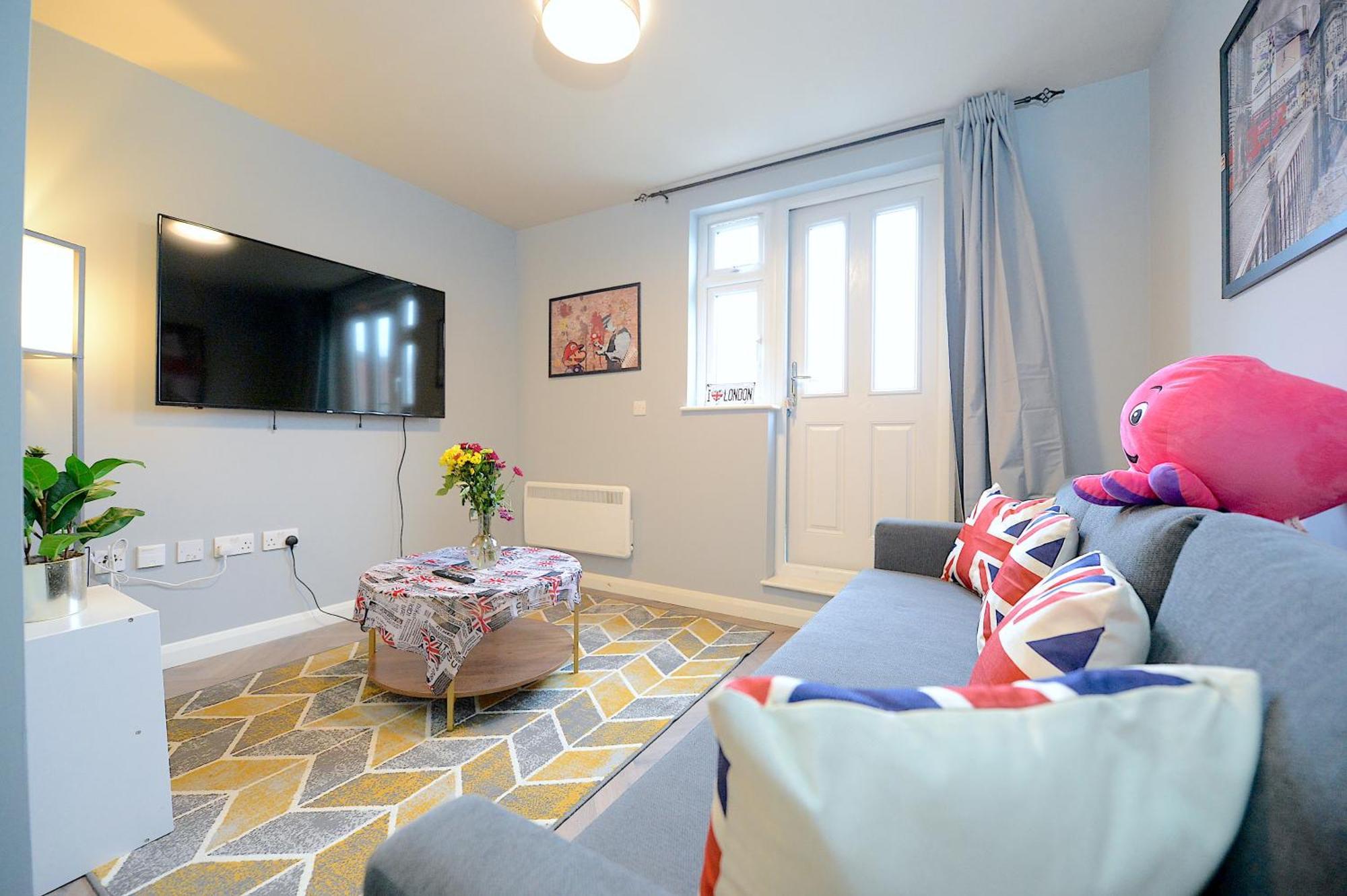 2 Bed Terraced Flat Piccadilly Line