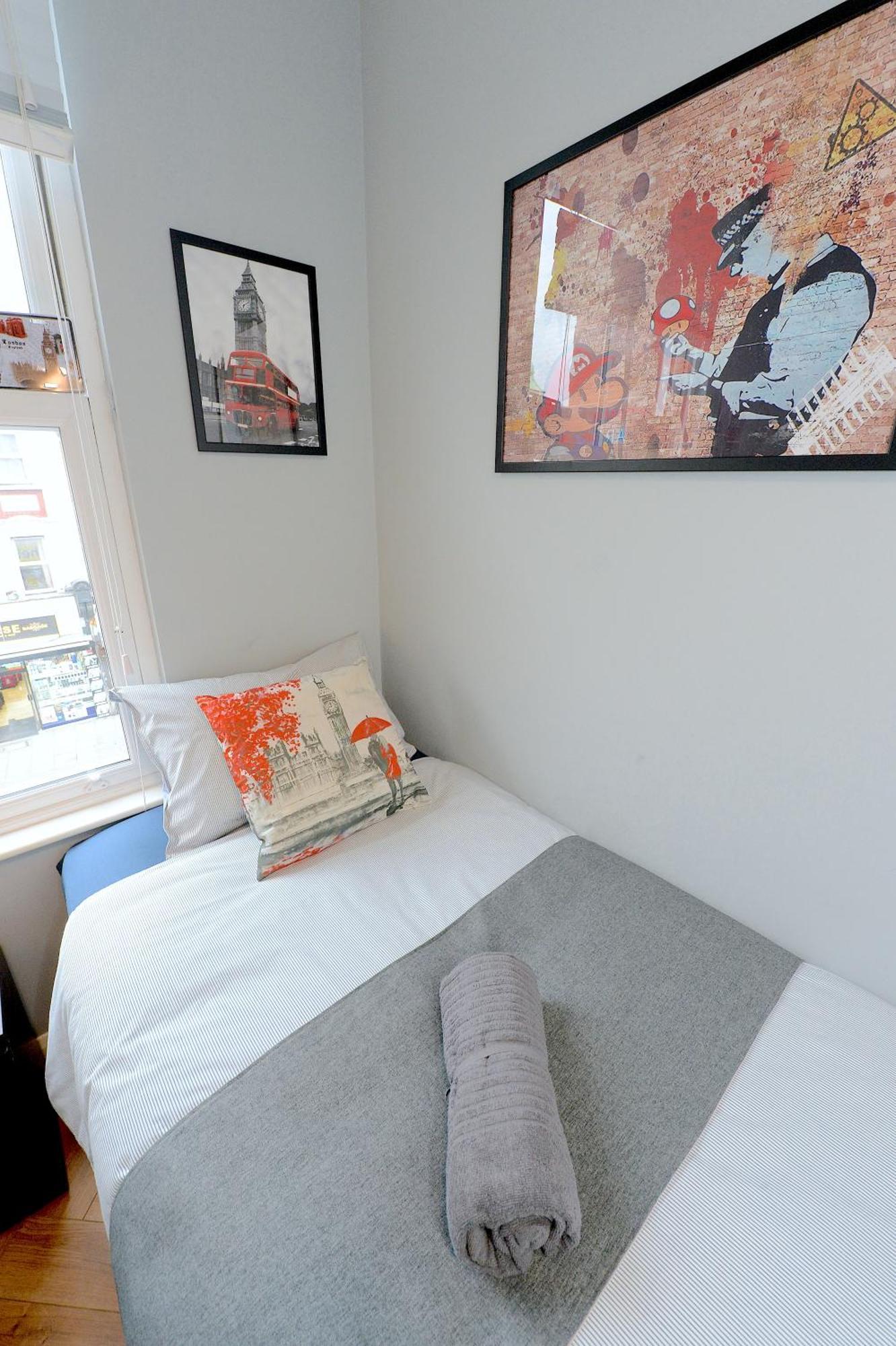 2 Bedroom Flat In Wood Piccadilly Line Apartamento *