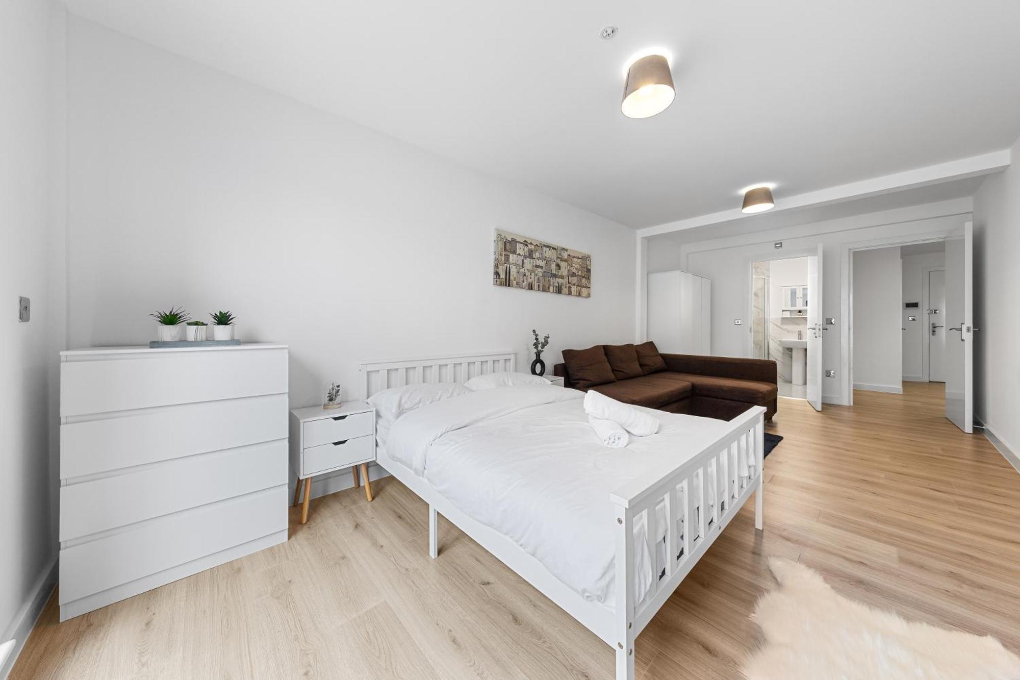 Spacious Sleep 14 1 Min From Tooting Station Mr3