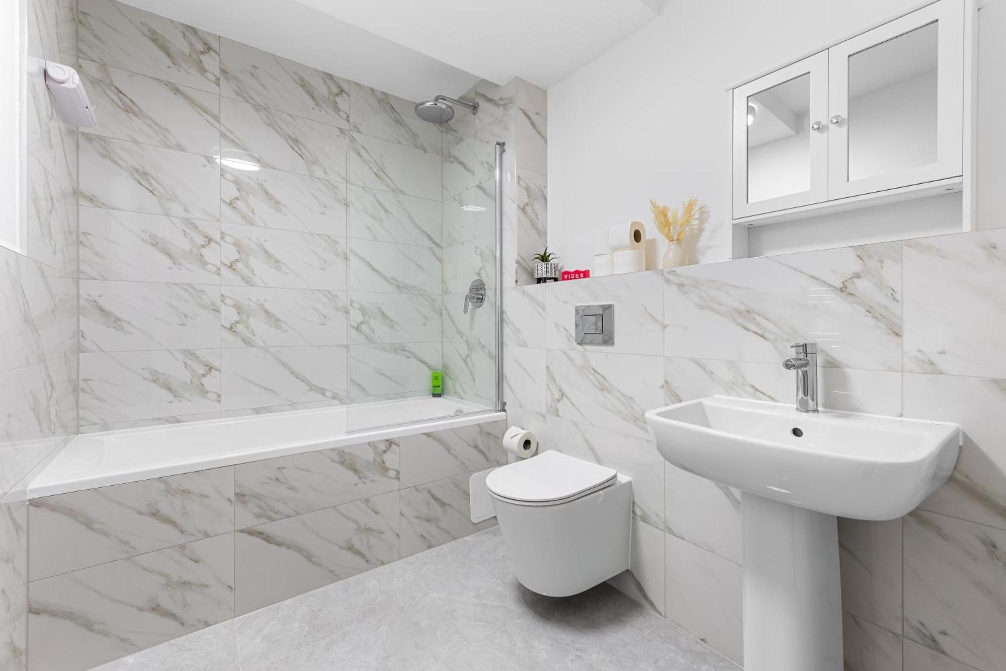 Spacious Sleep 14 1 Min From Tooting Station Mr3 *