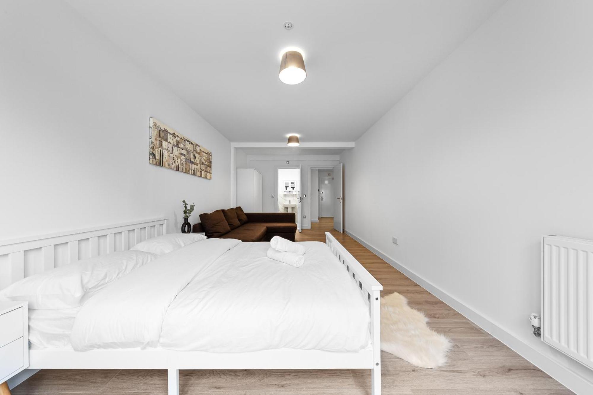 Spacious Sleep 14 1 Min From Tooting Station Mr3 *