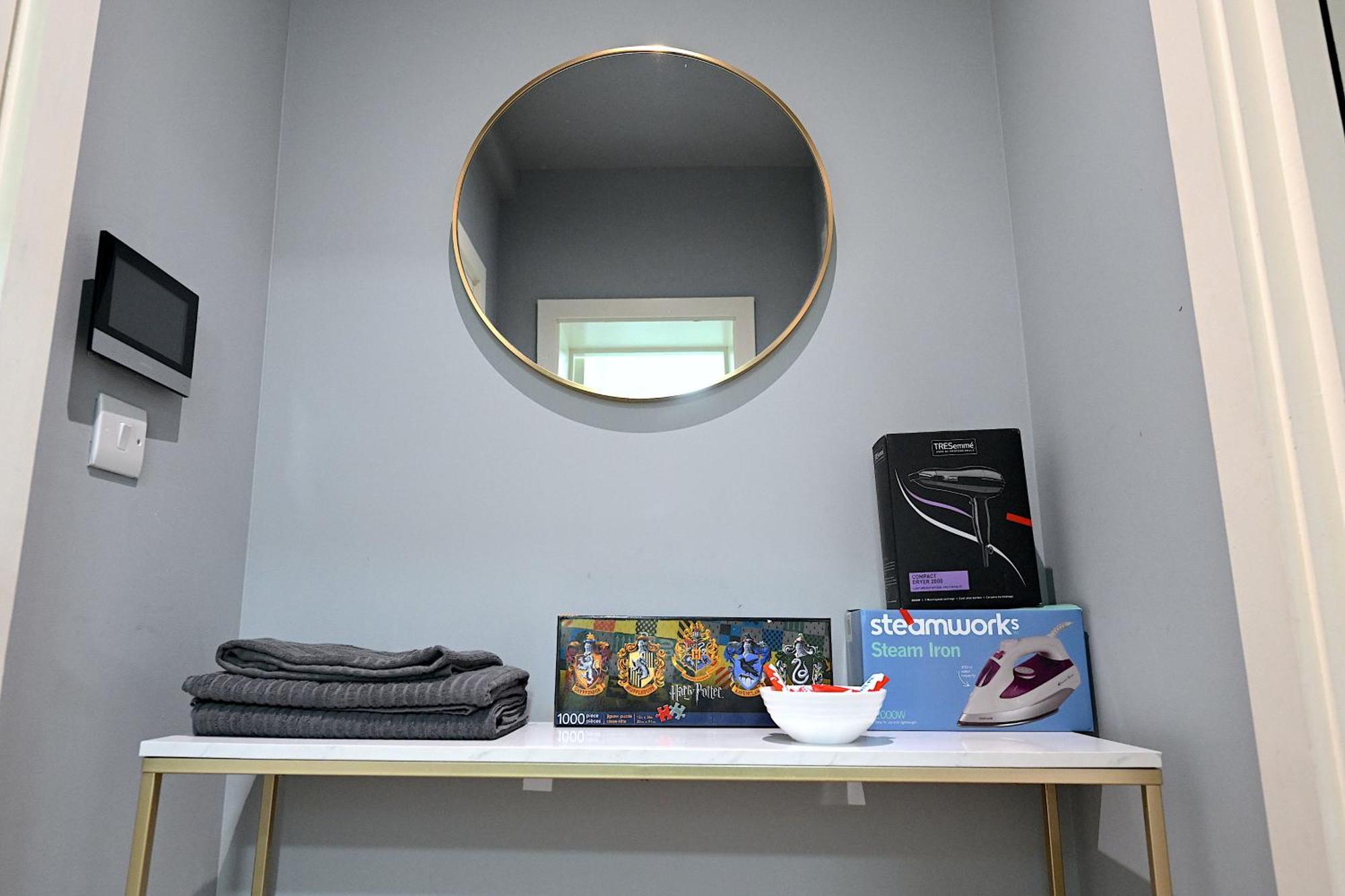 1 Bedroom Flat In Wood Piccadilly Line Londen