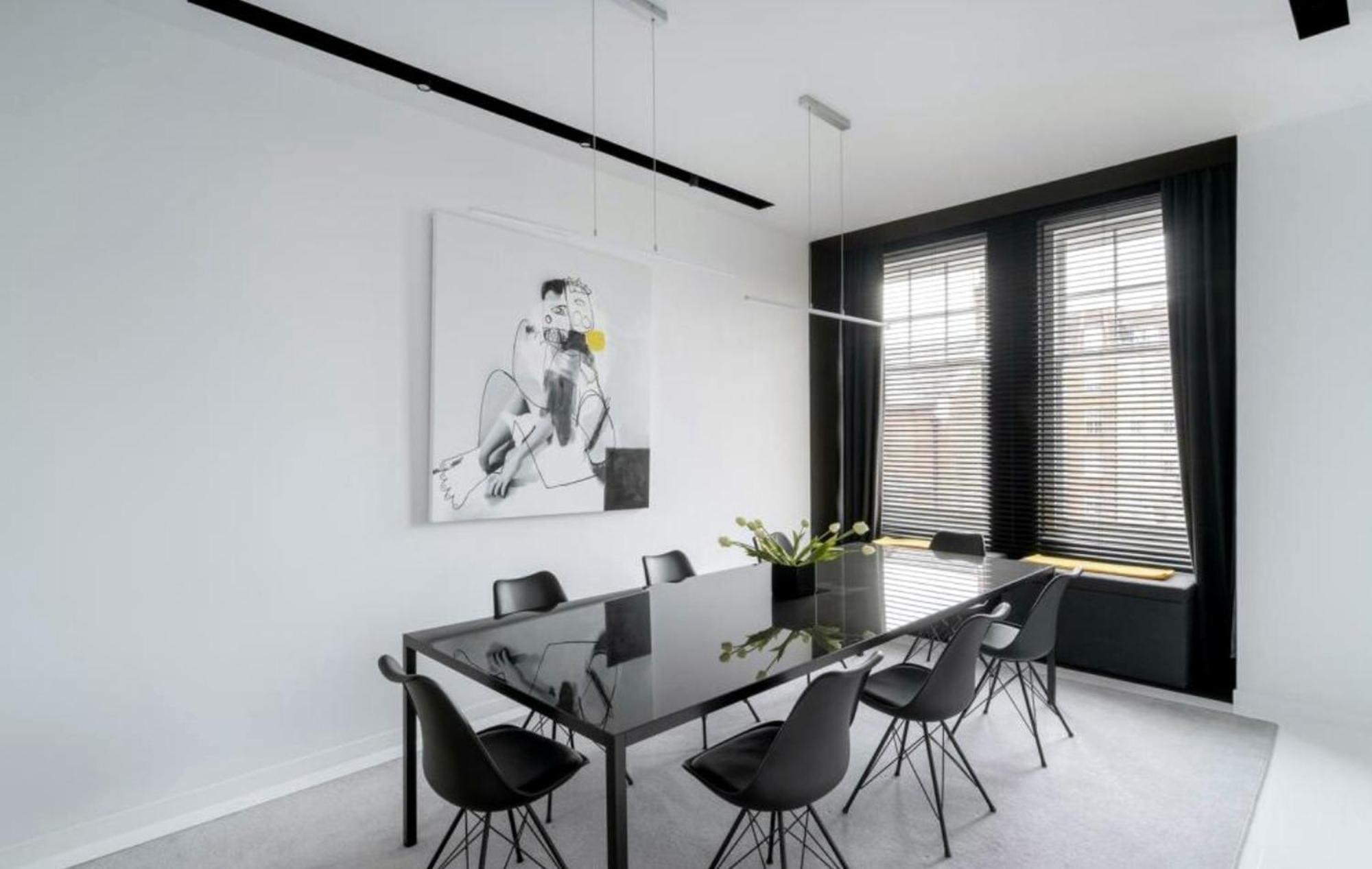 Appartement Lovely Four Bedroom Parking Available