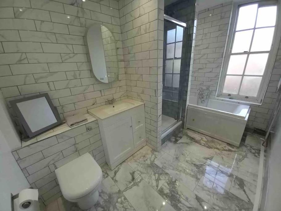 Beautiful And Spacious Flat In Central Shoreditch Londres