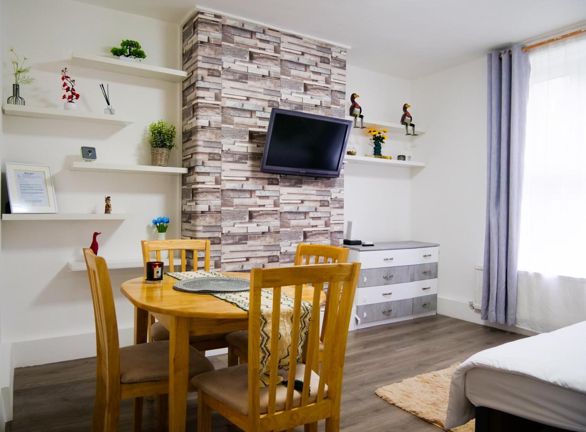 Apartment Ground Floor Flat Free Parking *