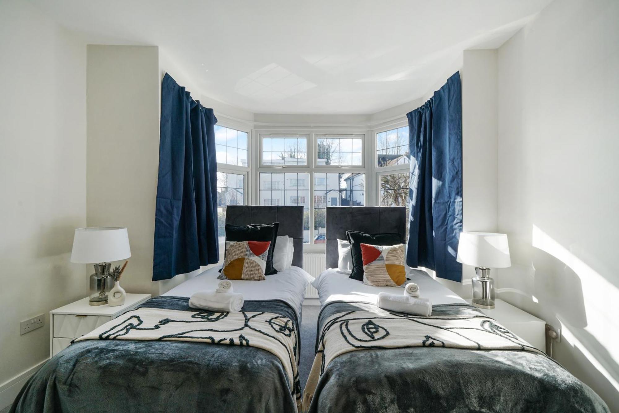 Luxurious House In Wembley - Garden * London