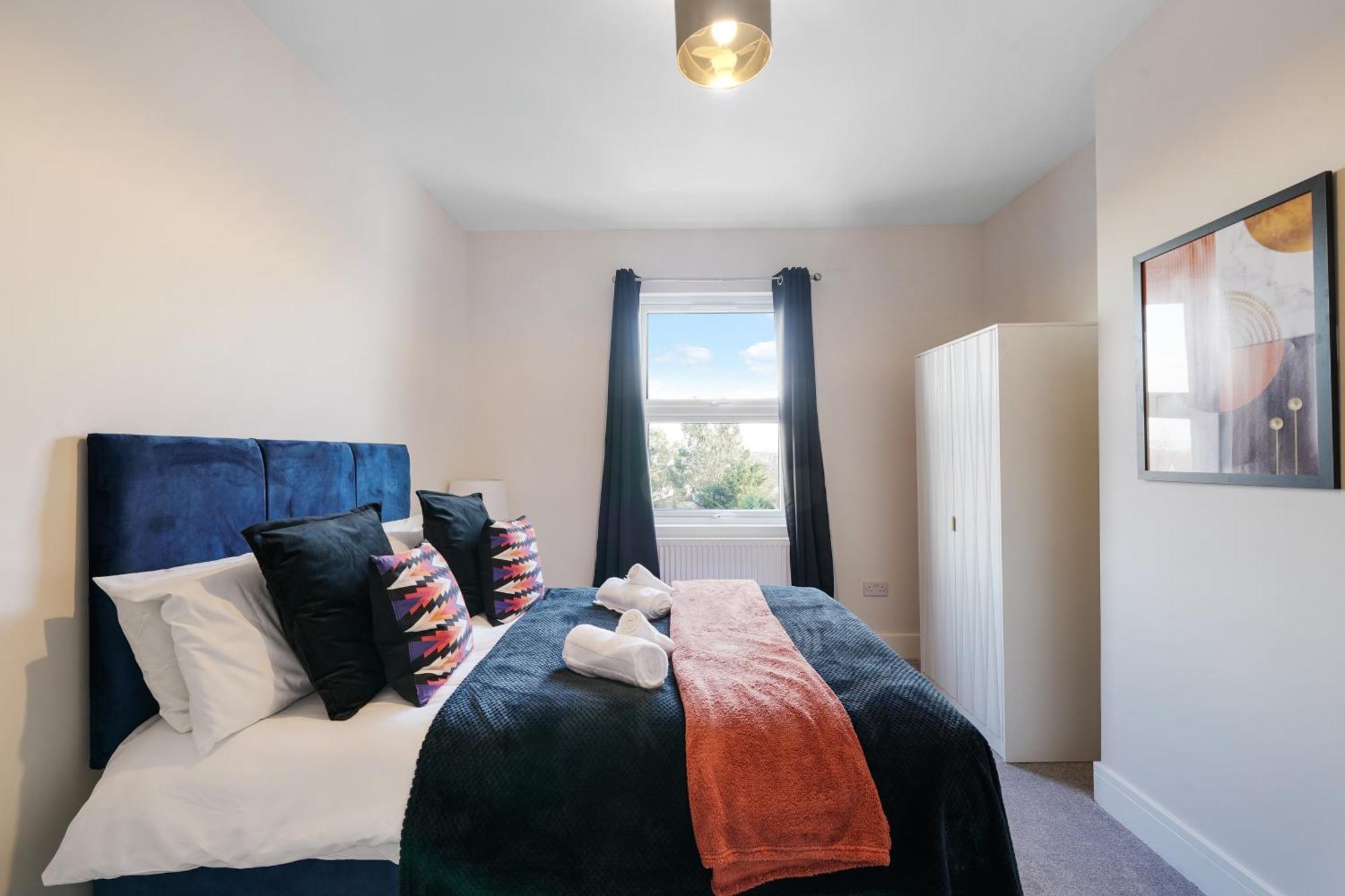 Luxurious House In Wembley - Garden Holiday home London
