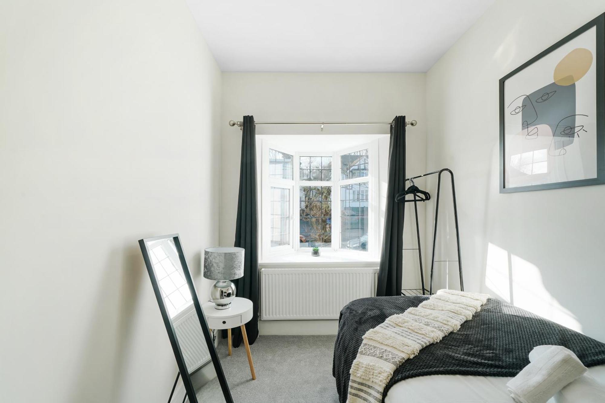 Luxurious House In Wembley - Garden Holiday home London