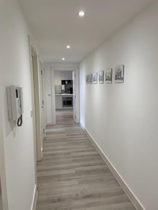 2bed 2bath -pool, Balcony, Gym Lift Apartamento Londres