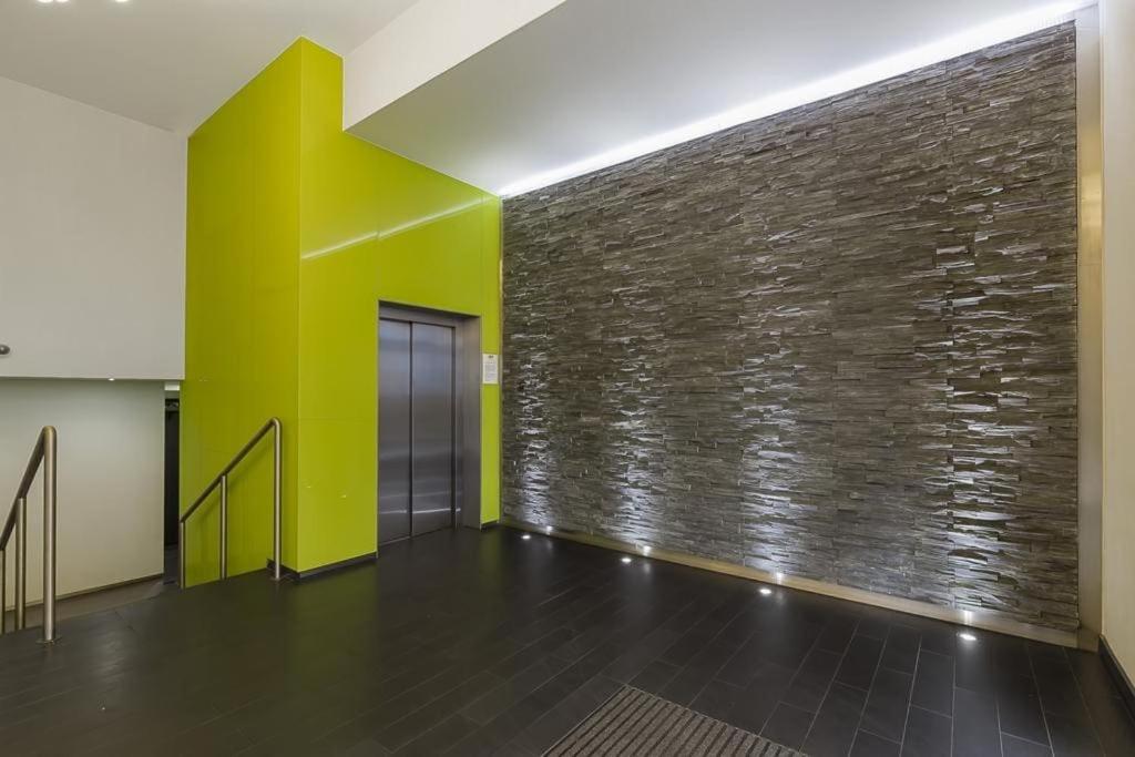 Apartamento 2bed 2bath -pool, Balcony, Gym Lift