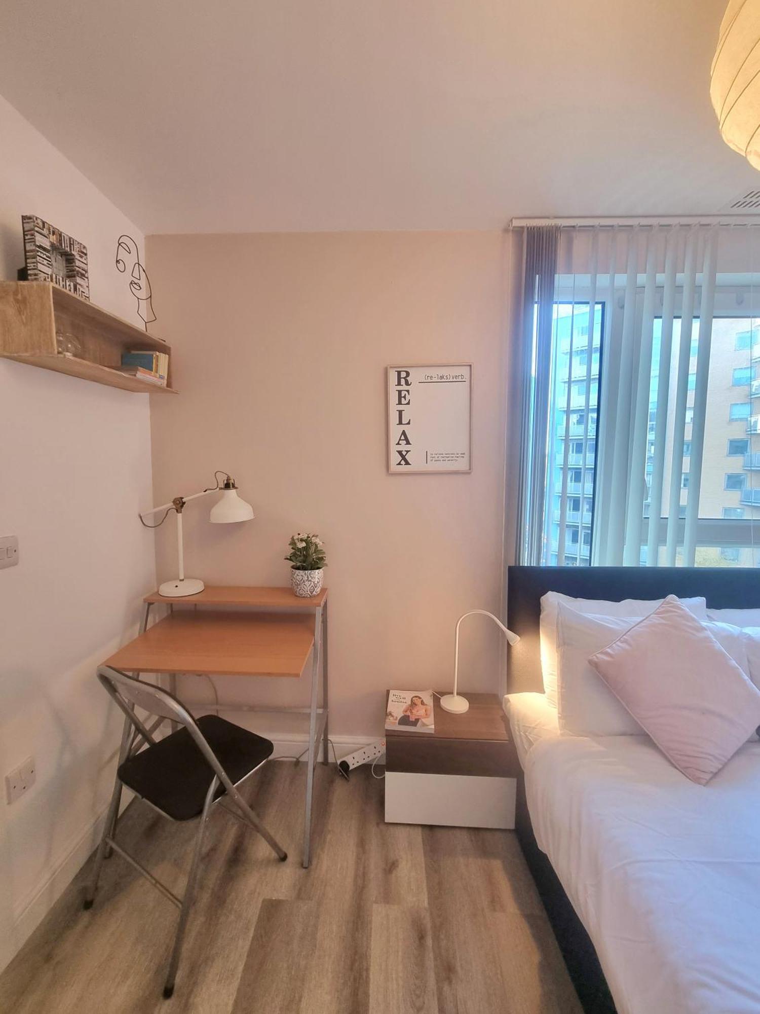 2bed 2bath -pool, Balcony, Gym Lift Londres