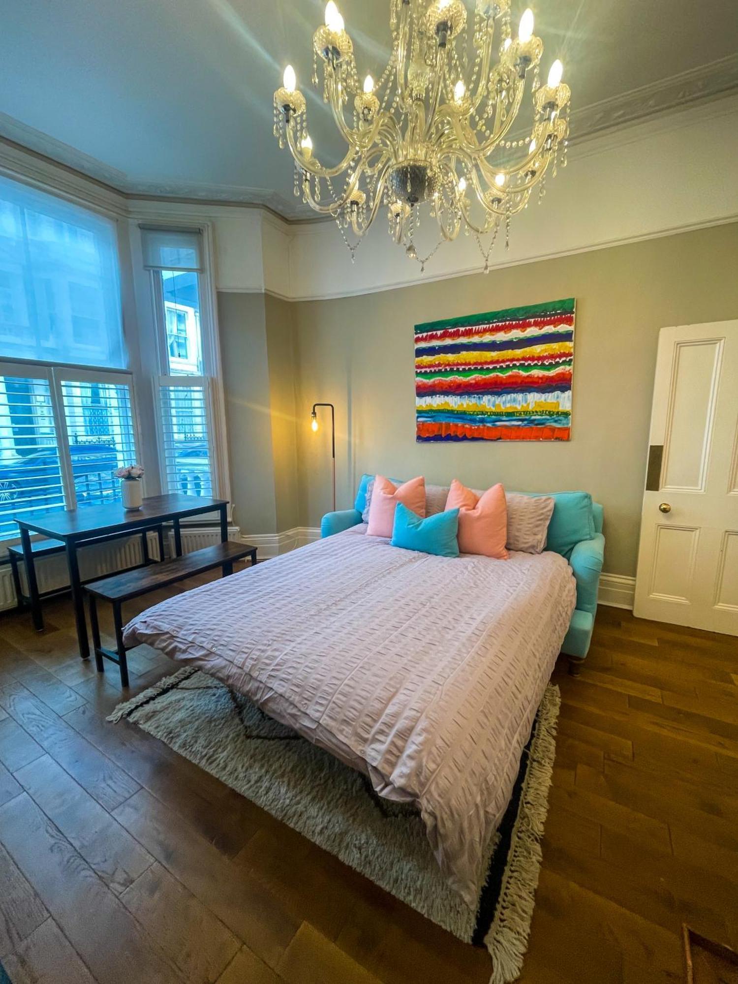 Bright & Spacious West Gem *