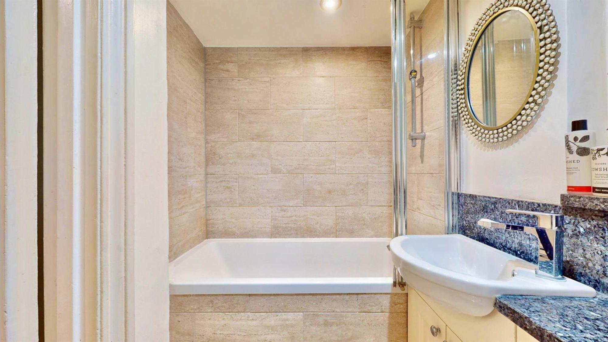 Bright & Spacious West Gem Appartement *