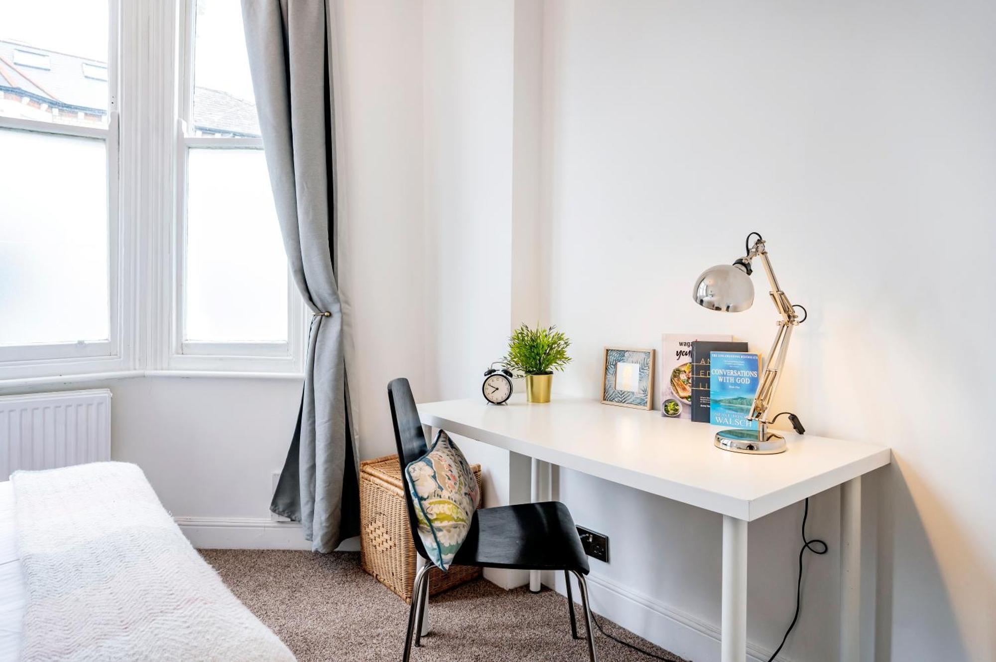 Beautiful Garden Flat Near Chelsea Apartment London