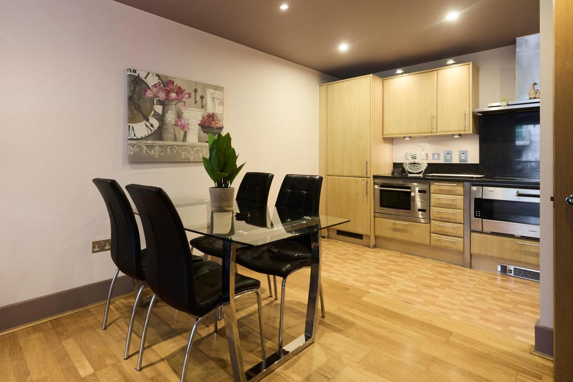 The Vauxhall Hideout - Comfy 2bdr Flat With Balcony Londres
