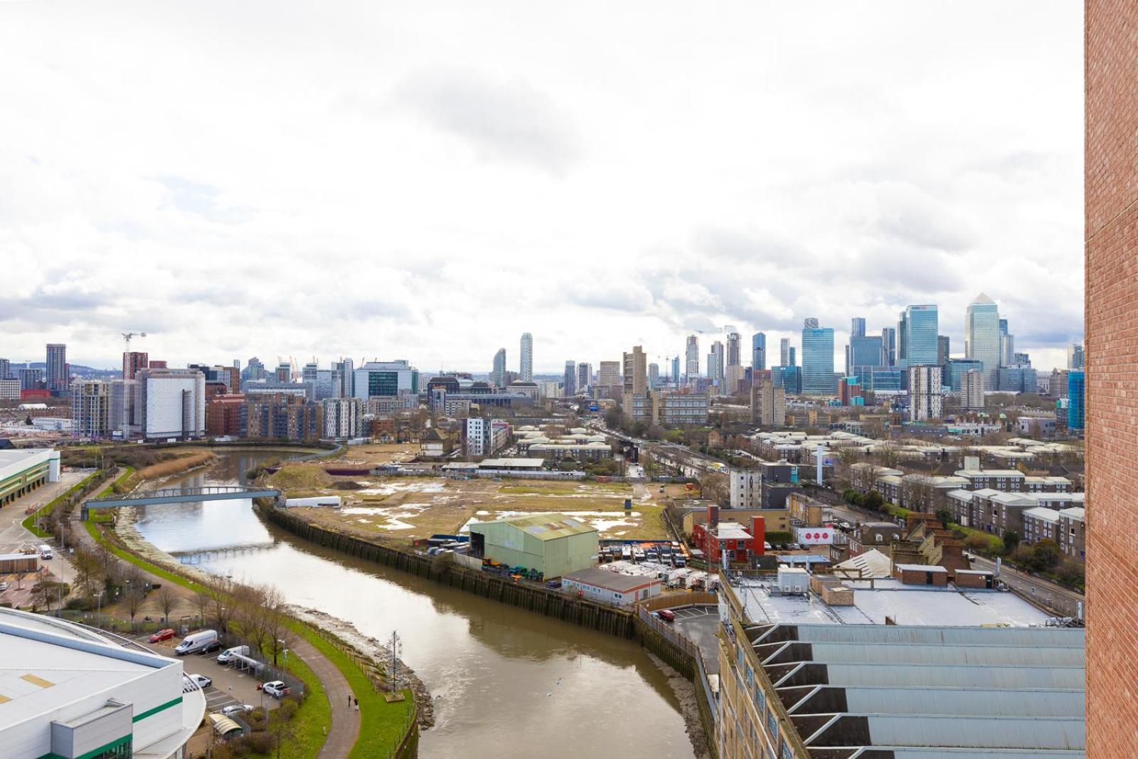 Modern 2bd Flat In Canary Wharf With And River Views Londen