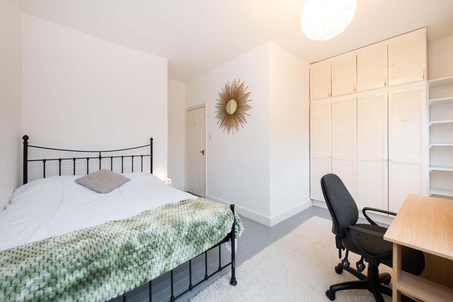 2-bed In The Heart Of Camden Apartment
