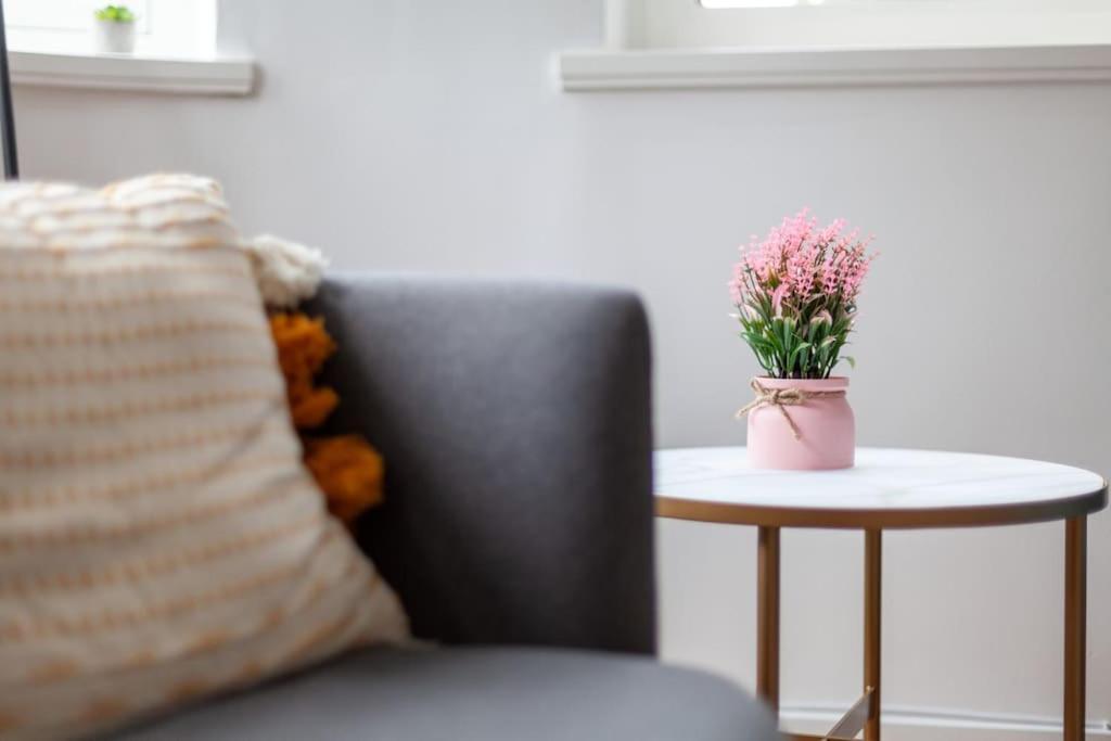 Apartment Stylish 3-bed Near Camden Town & King's Cross