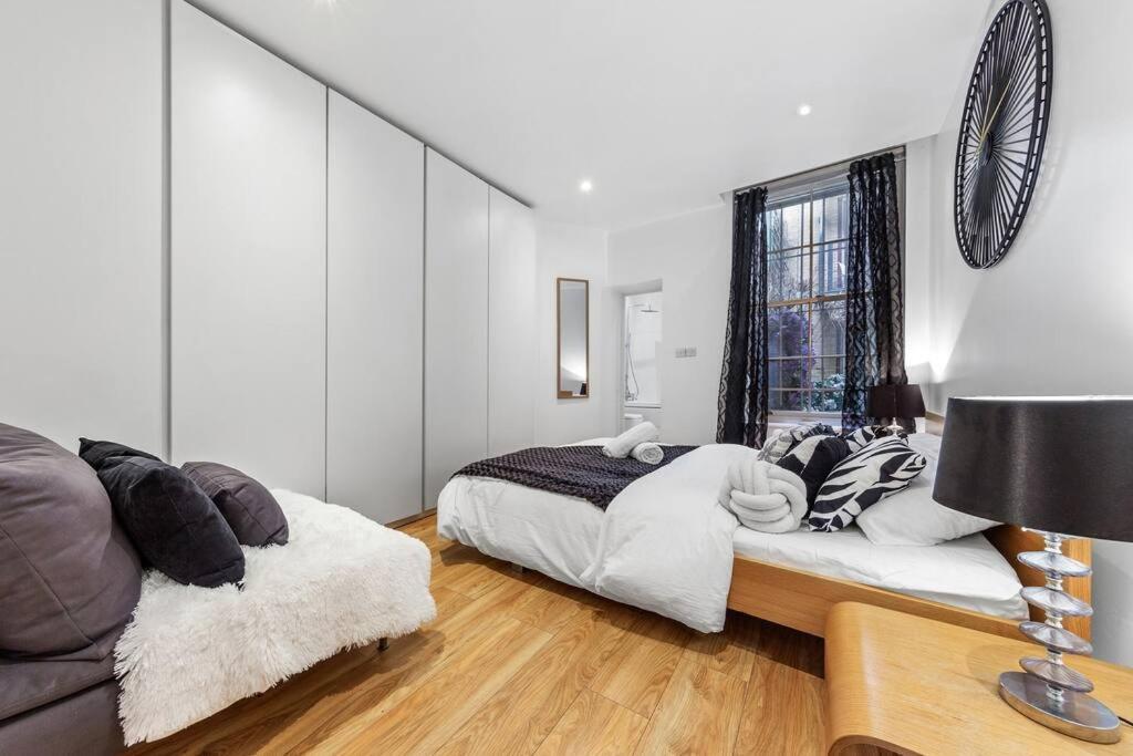 Apartamento 3 Bedroom Flat In Haymarket Sleeps 14 Hy1 Londres