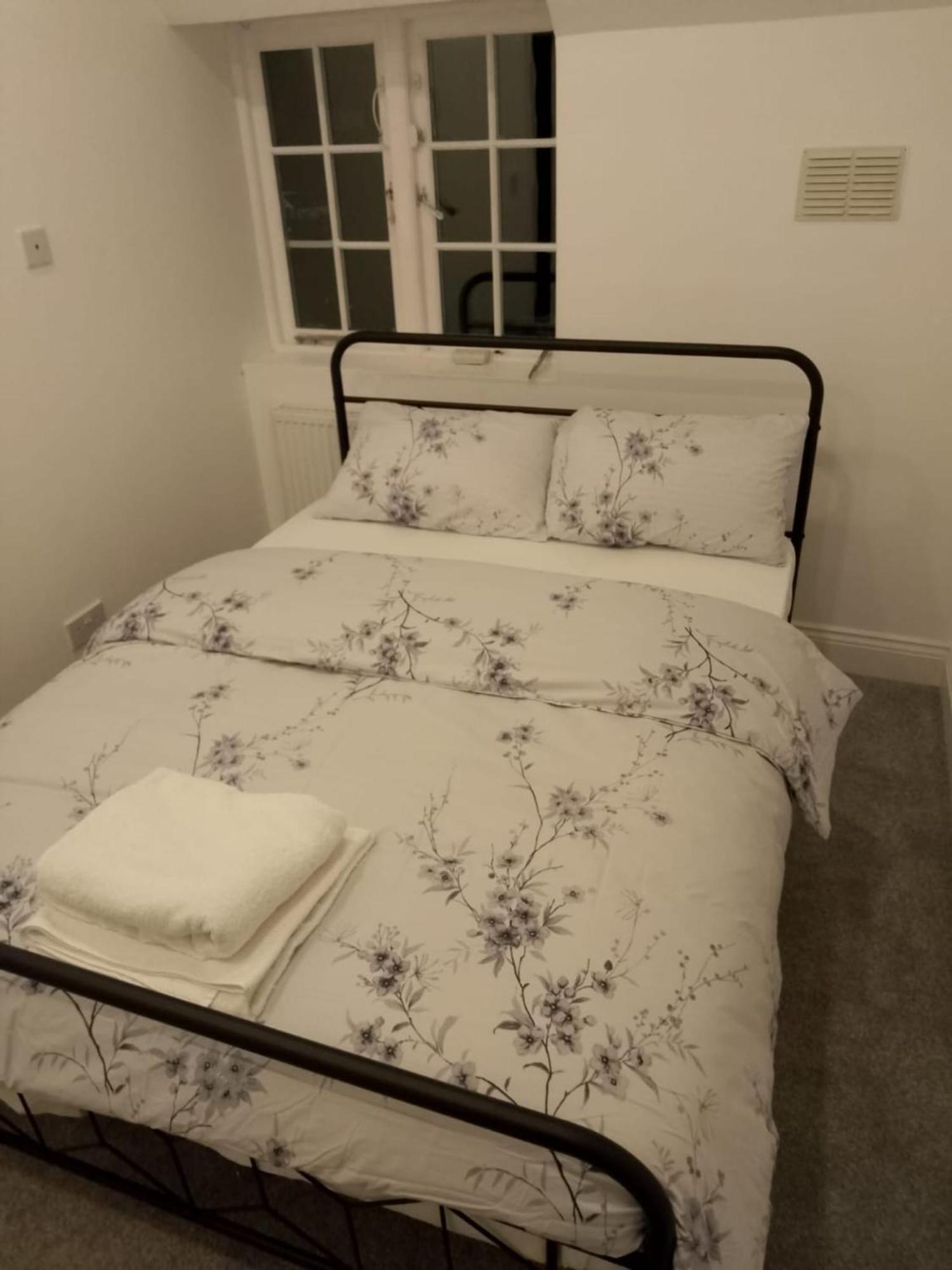 Luxury And Serviced 3 Bed House - Hampstead Garden