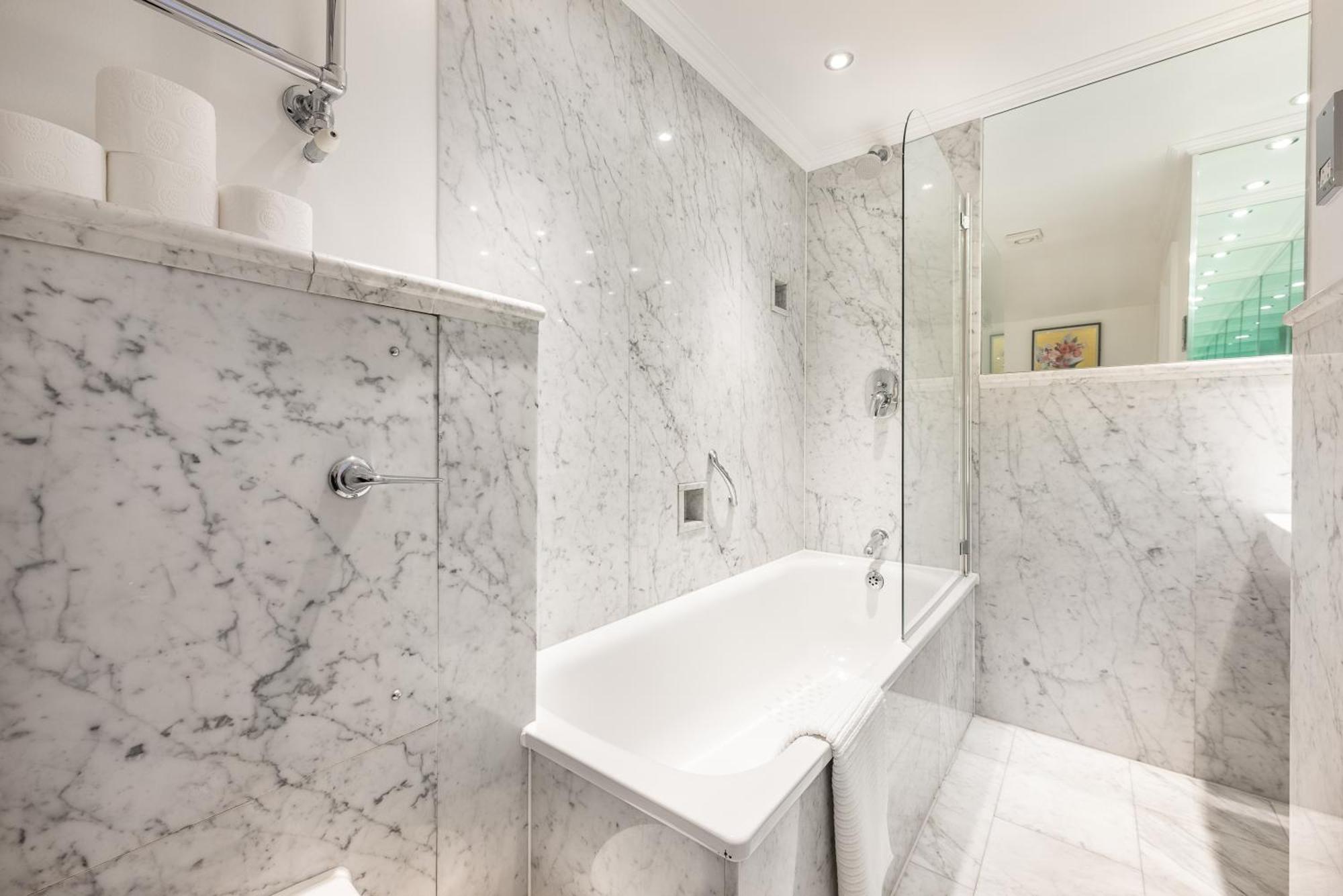 Casa Italia Near Hyde Park & Queens Gate, In South Kensington With Ac Air Conditioning & Washing Machine Dryer *