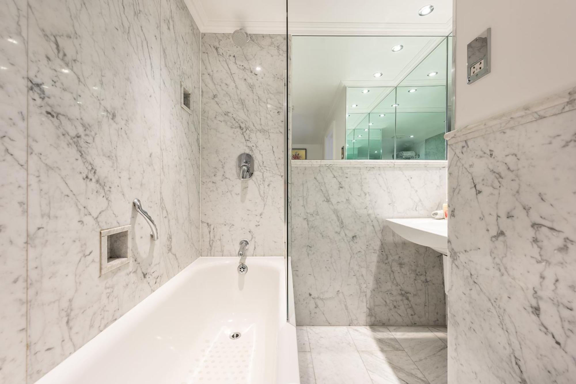 Vakantiehuis Casa Italia Near Hyde Park & Queens Gate, In South Kensington With Ac Air Conditioning & Washing Machine Dryer Londen