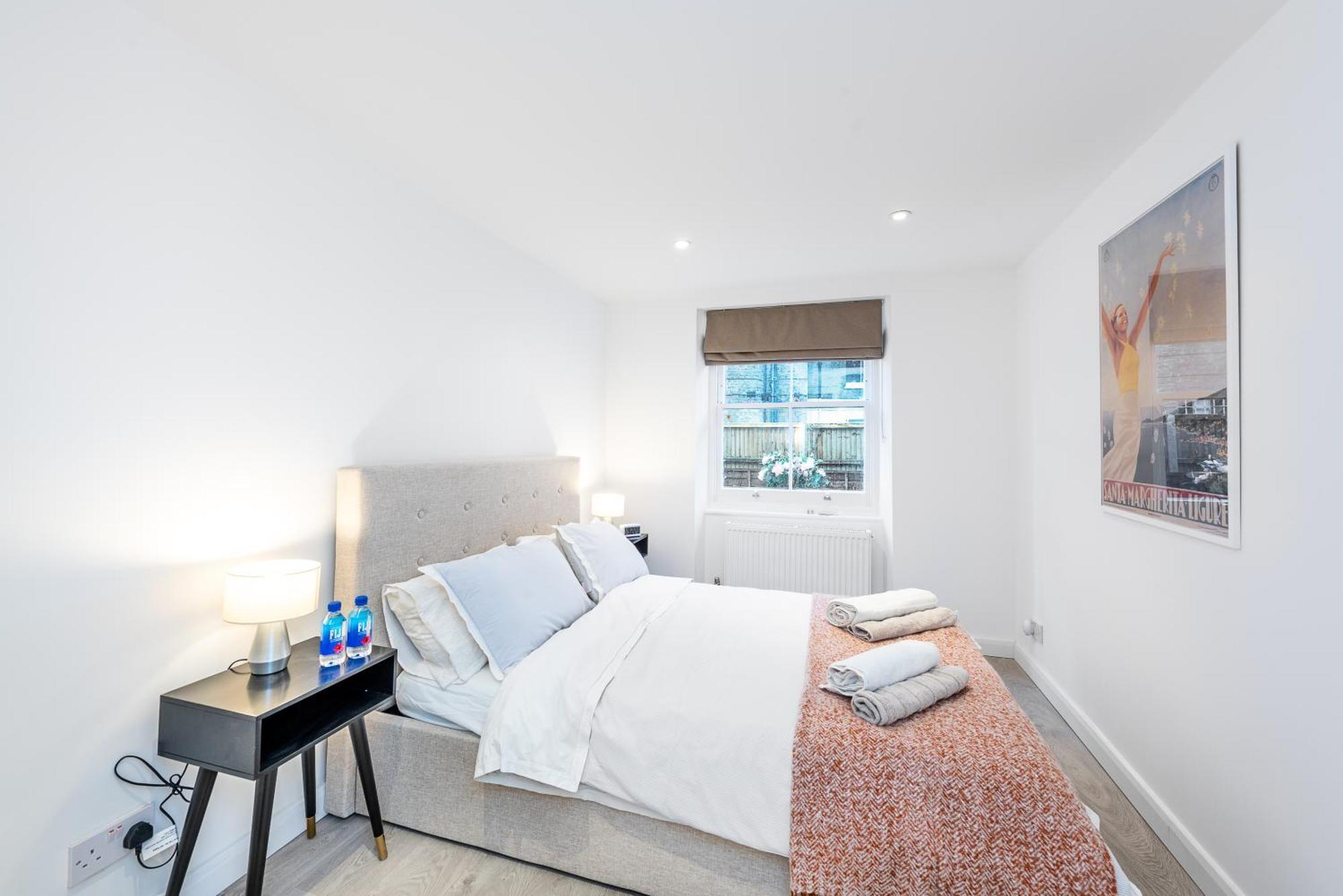 Casa Italia Near Kings Road In Chelsea With Wifi & Washing Machine Apartment London