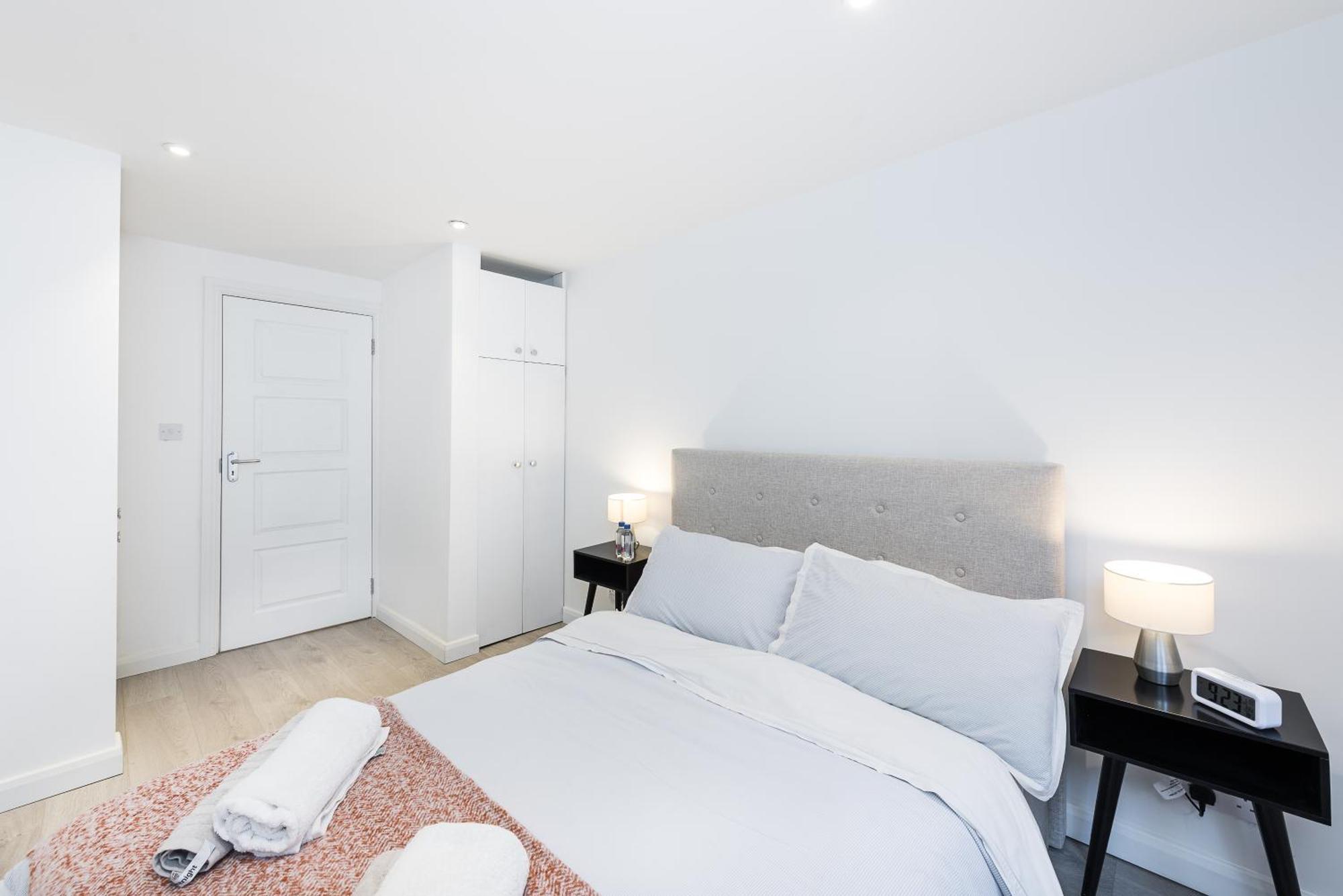 Casa Italia Near Kings Road In Chelsea With Wifi & Washing Machine Apartment