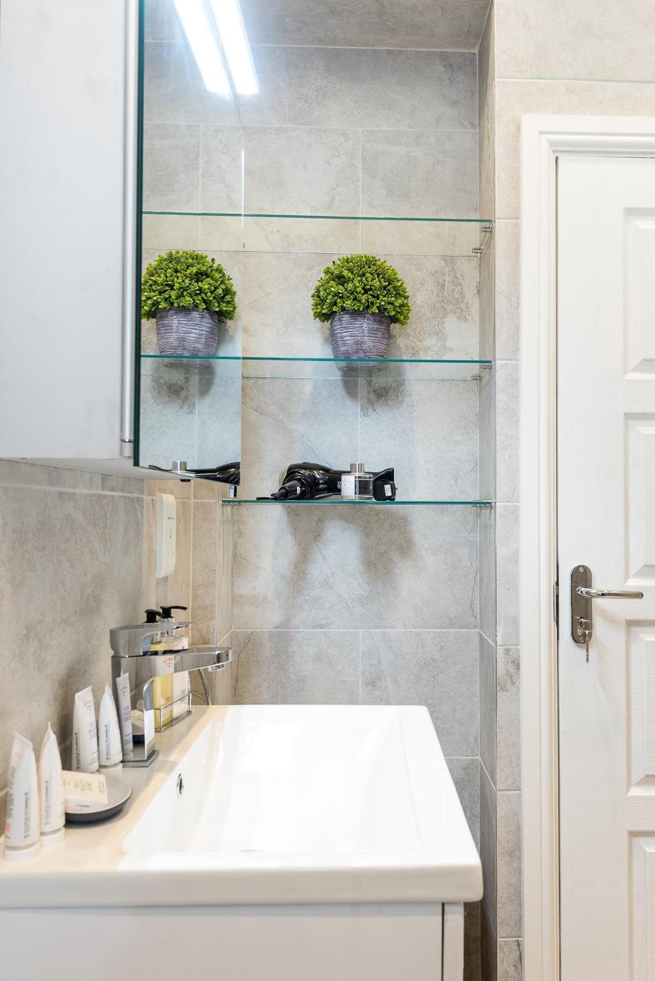 Apartment Casa Italia Near Kings Road In Chelsea With Wifi & Washing Machine