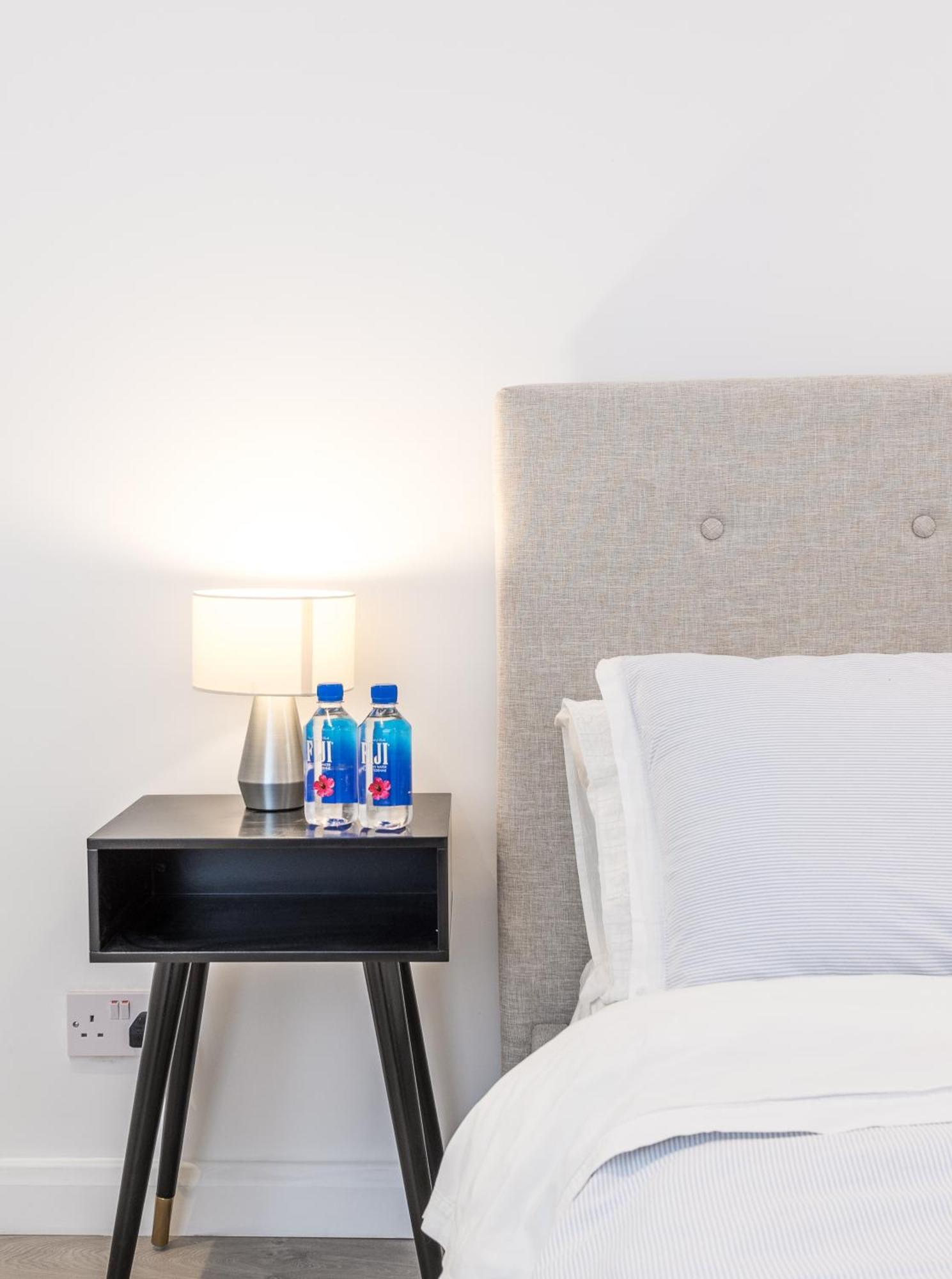 Casa Italia Near Kings Road In Chelsea With Wifi & Washing Machine Apartment