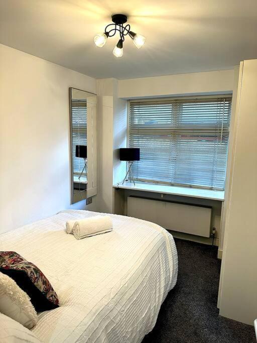 Opulent Oasis In * London