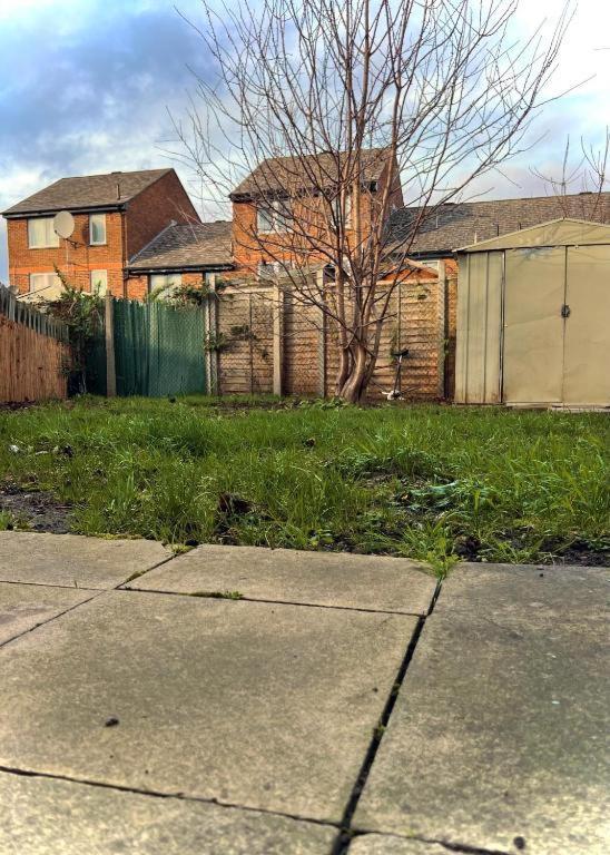 Entire 2 Bedroom House In Hackney London