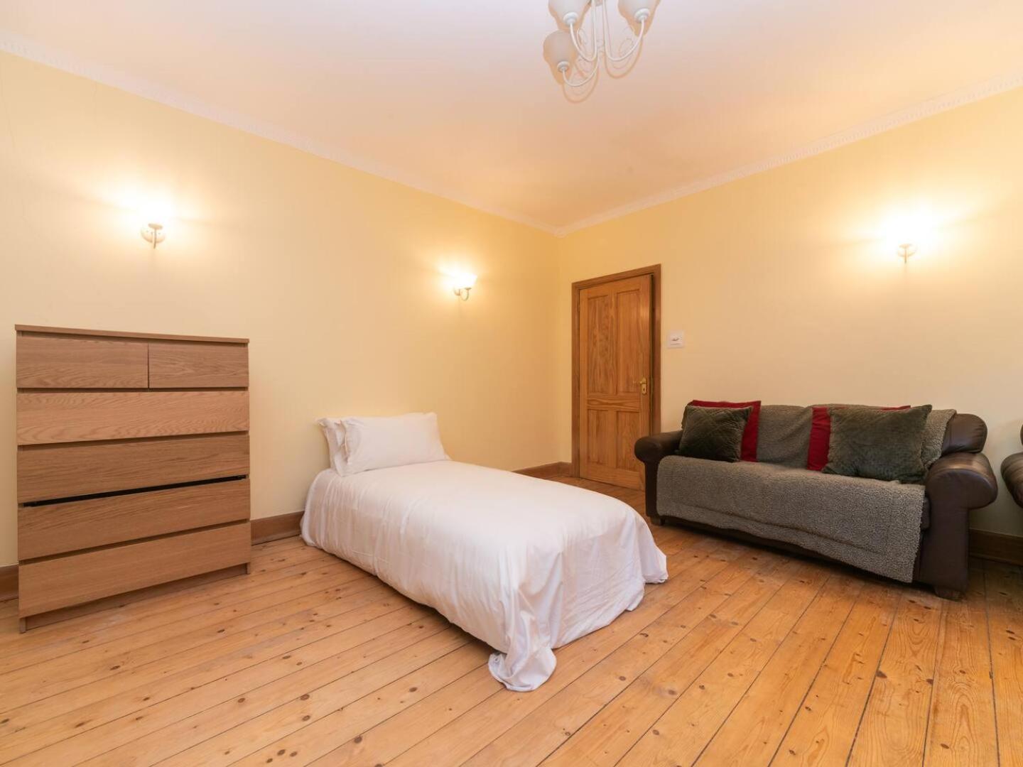 Garden Flat With A Heath Views & Skyline London