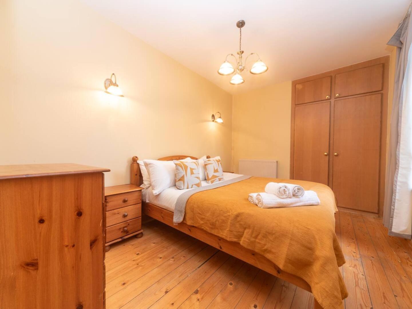 Garden Flat With A Heath Views & Skyline Apartment