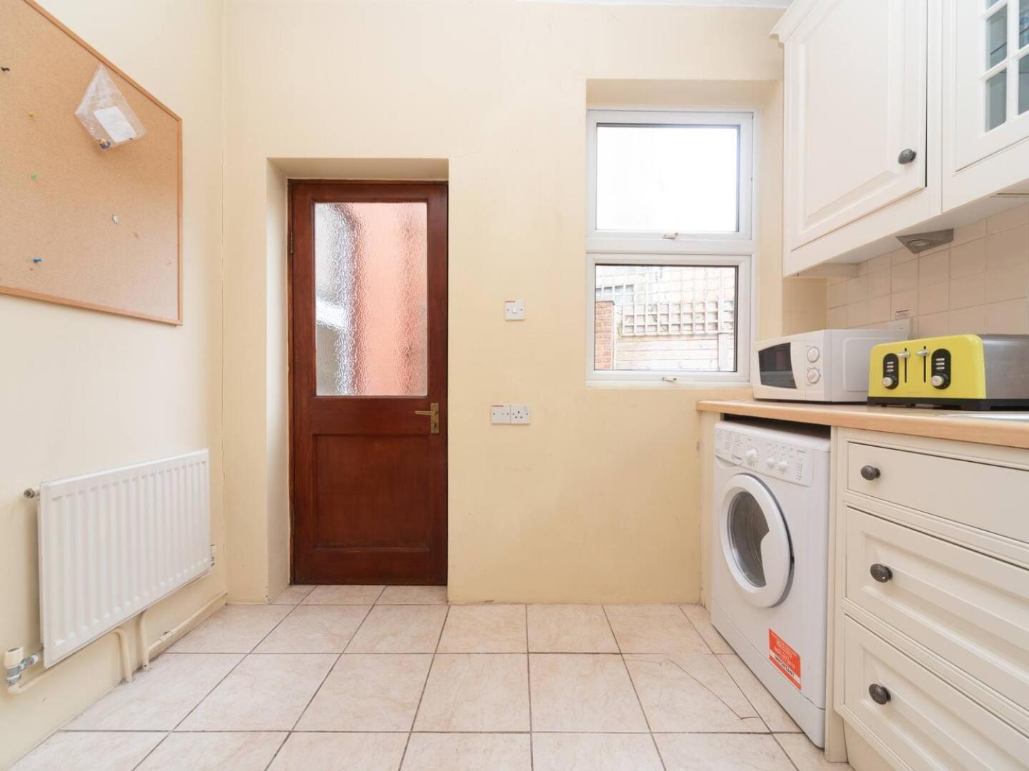 Garden Flat With A Heath Views & Skyline Apartment *